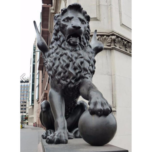 outdoors ; indoor ; bronze statue ; decorate ; Large scale ; City decoration ; garden ; Park decoration ; Lion ; Lion sculpture ; Lion statue ; Life Size ; Bronze Lions Statues Animal Figurines Lioness Sculptures Manual Metal Collection