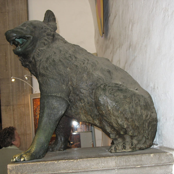 outdoors ; indoor ; bronze statue ; decorate ; Large scale ; City decoration ; garden ; Park decoration ; Dog ; Dog sculpture ; Dog statue ; Life Size ; Bronze statue foundry animal bronze hunting dog sculpture for sale