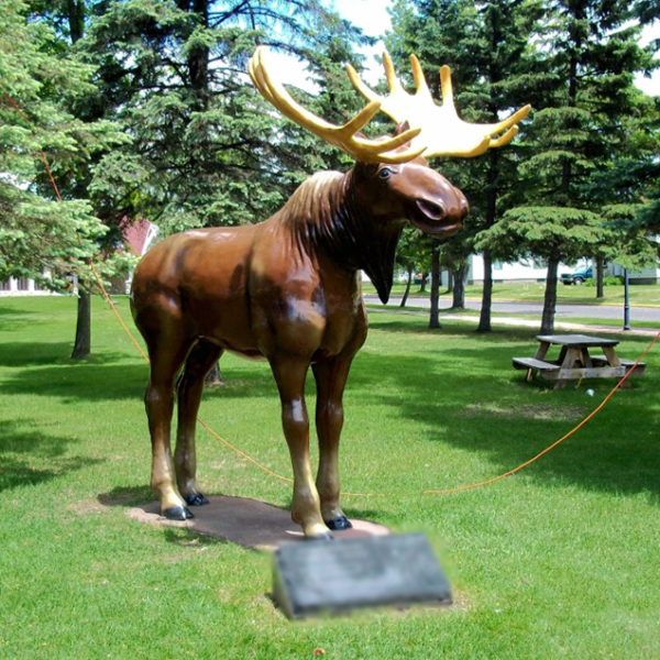 DCO-(1998)A outdoors ; indoor ; Fiberglass statue ; decorate ; Large scale ; City decoration ; garden ; Park decoration ; Deer ; Deer sculpture ; Deer statue ; Life Size ; cartoon ; Customized life size fiberglass moose statue