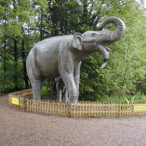 DZK-Elephant(35) outdoors ; indoor ; bronze statue ; decorate ; Large scale ; City decoration ; garden ; Park decoration ; Elephant ; Elephant sculpture ; Elephant statue ; Life Size ; New design high quality outdoor decorative bronze elephant statues sculpture