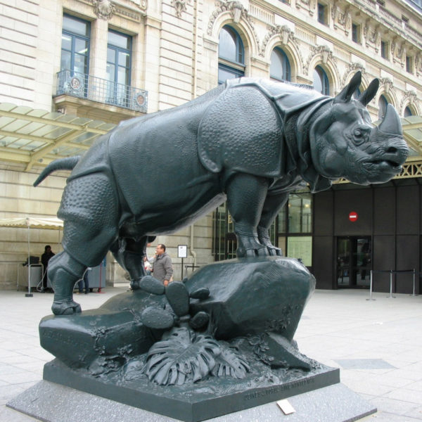 outdoors ; indoor ; bronze statue ; decorate ; Large scale ; City decoration ; garden ; Park decoration ; Rhino ; Rhino sculpture ; Rhino statue ; Life Size ; Bronze art Foundry large outdoor garden antique wildlife bronze animal rhino sculpture for sale
