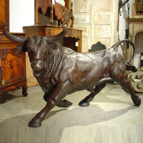 outdoors ; indoor ; bronze statue ; decorate ; Large scale ; City decoration ; garden ; Park decoration ; Bull ; Bull sculpture ; Bull statue ; Life Size ; Outdoor large Casting metal life size bronze bull sculpture