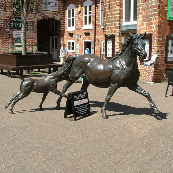 OAS-Horse (128) outdoors ; indoor ; bronze statue ; decorate ; Large scale ; City decoration ; garden ; Park decoration ; horse ; horse sculpture ; Horse statue ; animal metal sculpture garden bronze two horses playing antique horse statues