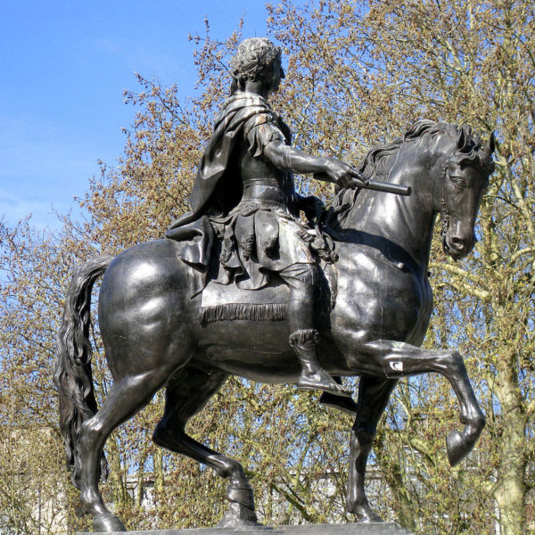 outdoors ; indoor ; bronze statue ; decorate ; Large scale ; City decoration ; garden ; Park decoration ; horse ; horse sculpture ; Horse statue ; Western style modern decoration bronze ride horse statue sculpture