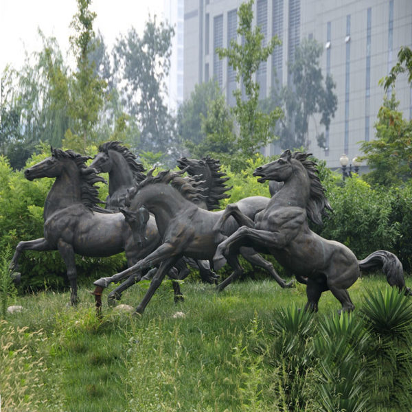 outdoors ; indoor ; bronze statue ; decorate ; Large scale ; City decoration ; garden ; Park decoration ; horse ; horse sculpture ; Horse statue ; Garden Decoration Bronze Life Size Horse Sculpture
