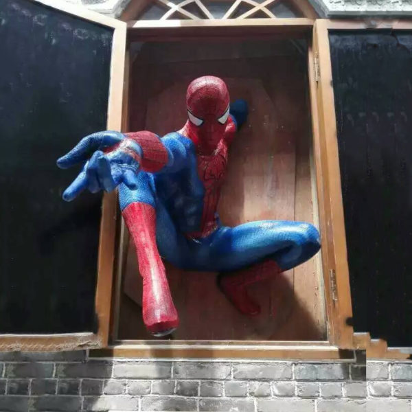 outdoors ; indoor ; Fiberglass statue ; decorate ; Large scale ; City decoration ; garden ; Park decoration ; Spider Man ; Spider Man sculpture ; Spider Man statue ; Life Size ; cartoon ; Fiberglass life size spider-man sculpture