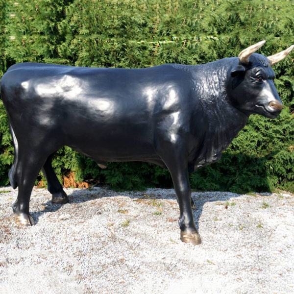 cattle-16 outdoors ; indoor ; Fiberglass statue ; decorate ; Large scale ; City decoration ; garden ; Park decoration ; Cattle ; Cattle sculpture ; Cattle statue ; Life Size ; cartoon ; Modern Garden decor fiberglass sculpture New product black cattle statue